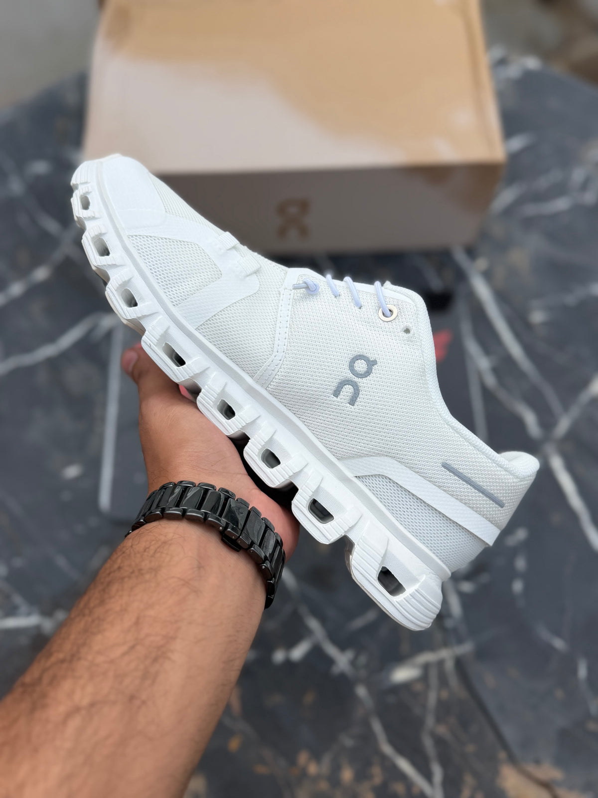 On Cloud 6 All white (1:1 batch)