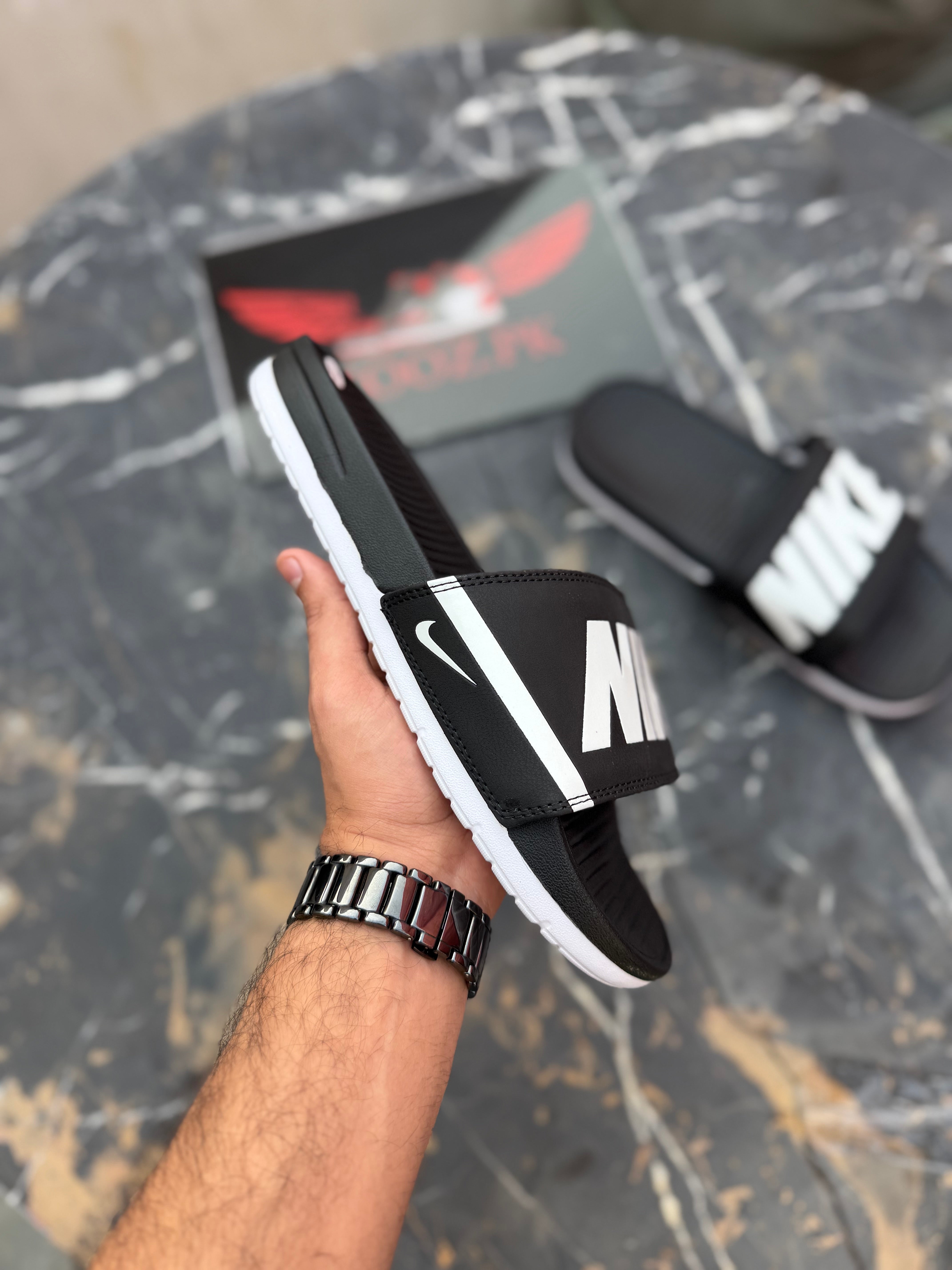 NK Offcourt slides- Black White