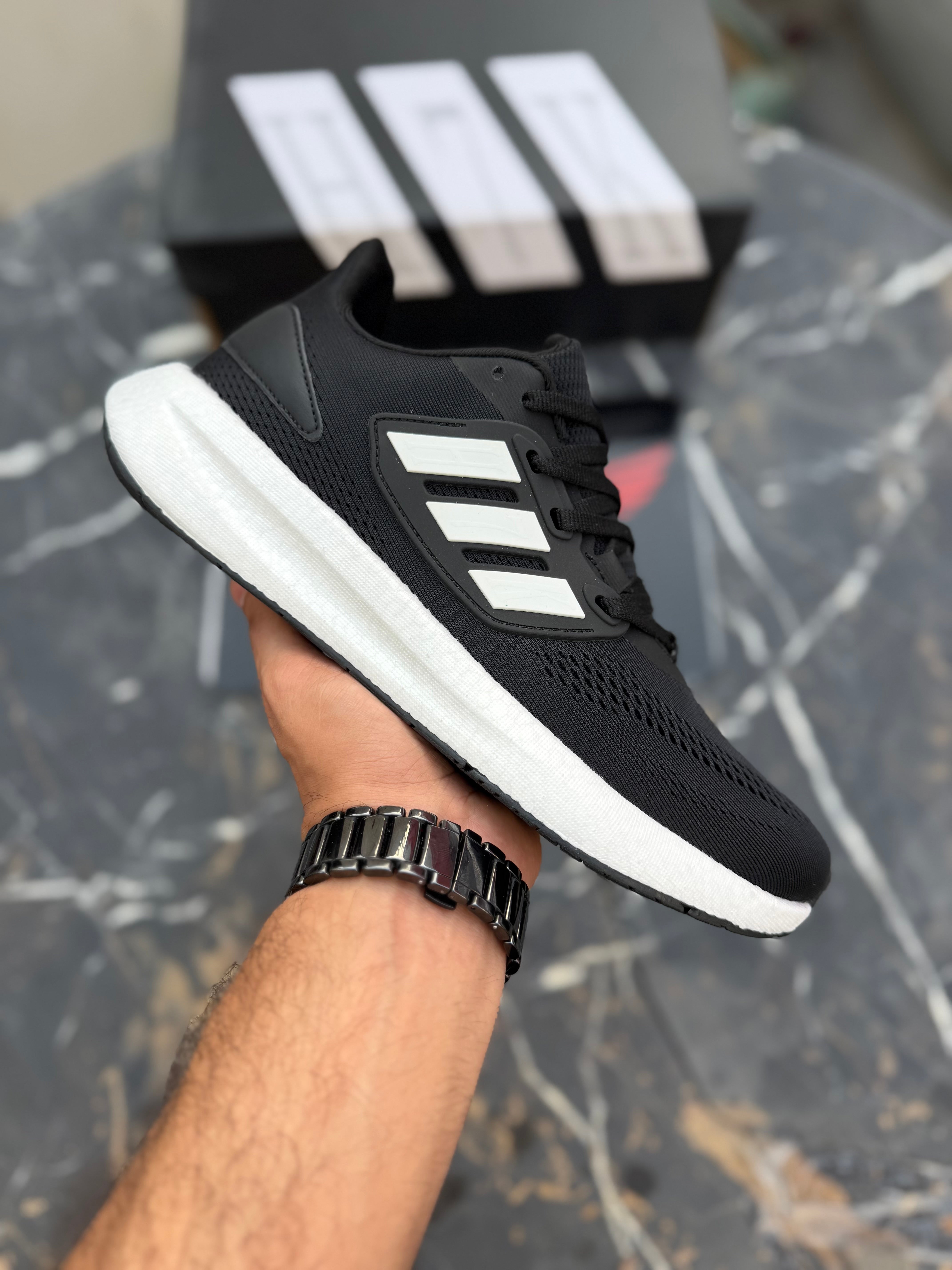 AD Pureboost Black White (W501)