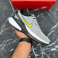 NK zoom pegasus 41- Light grey
