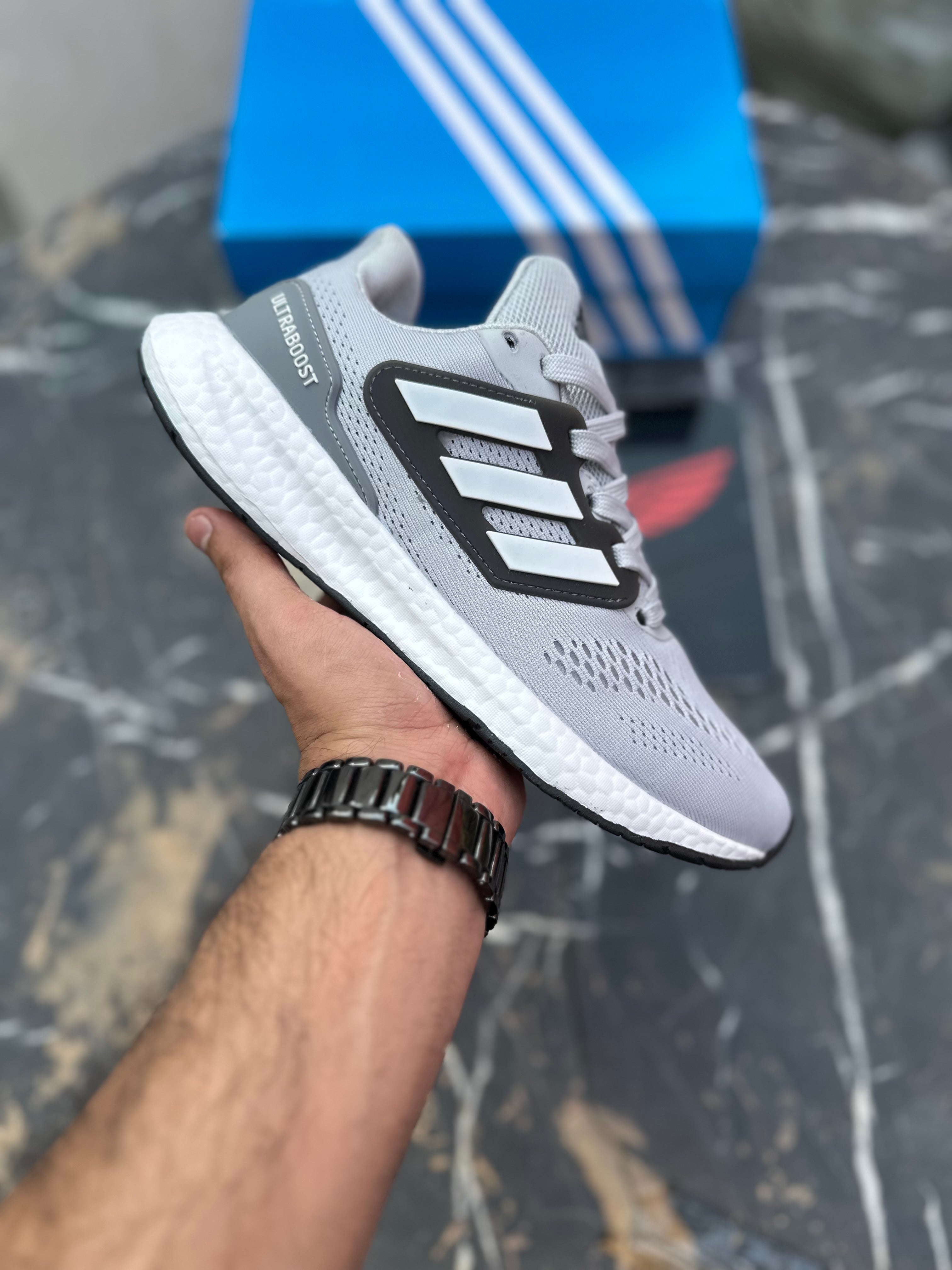 AD Ultraboost Charcoal