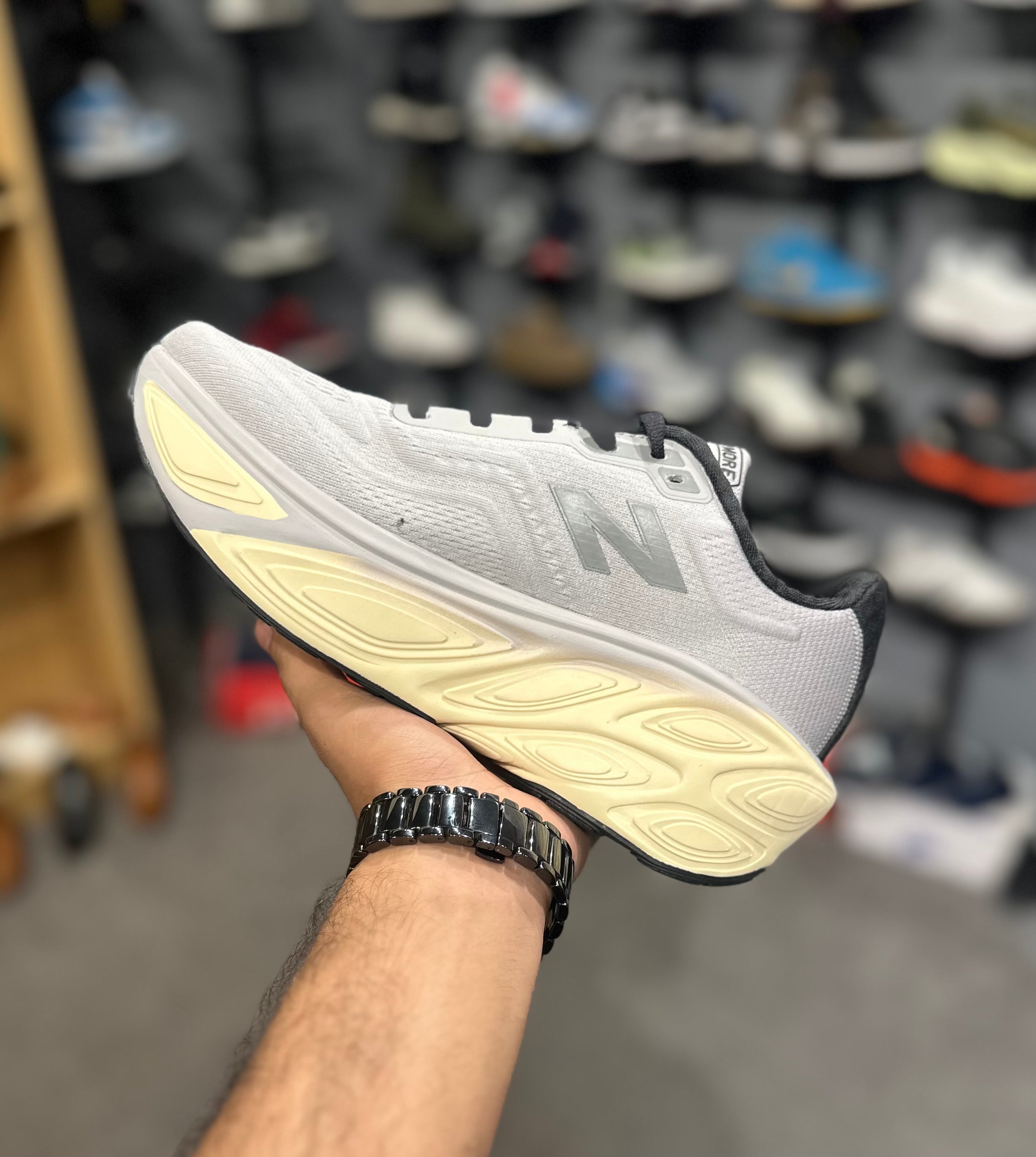 NB Fresh Foam X More V5 Grey