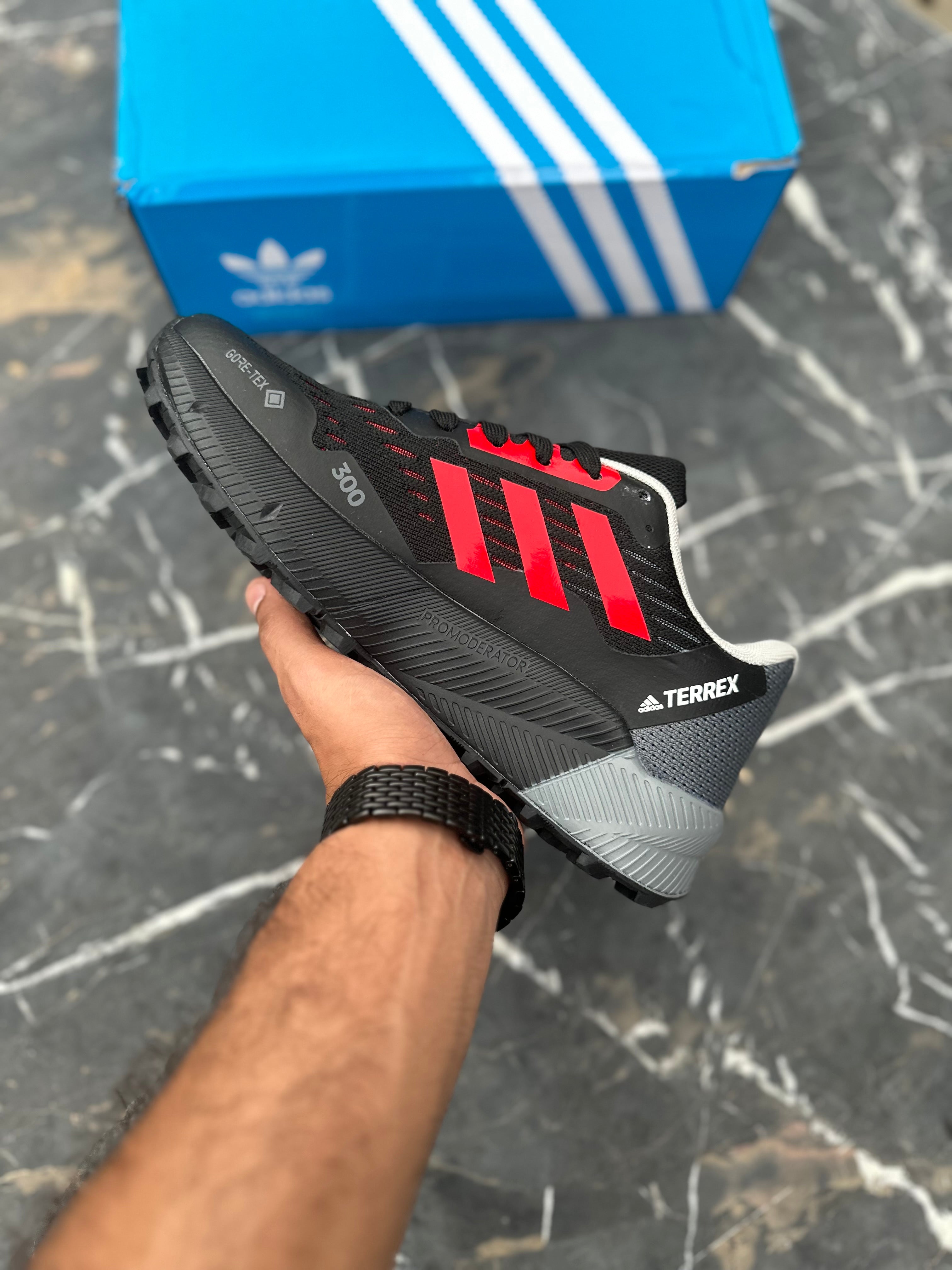 AD terrex Gore-tex (Black red)