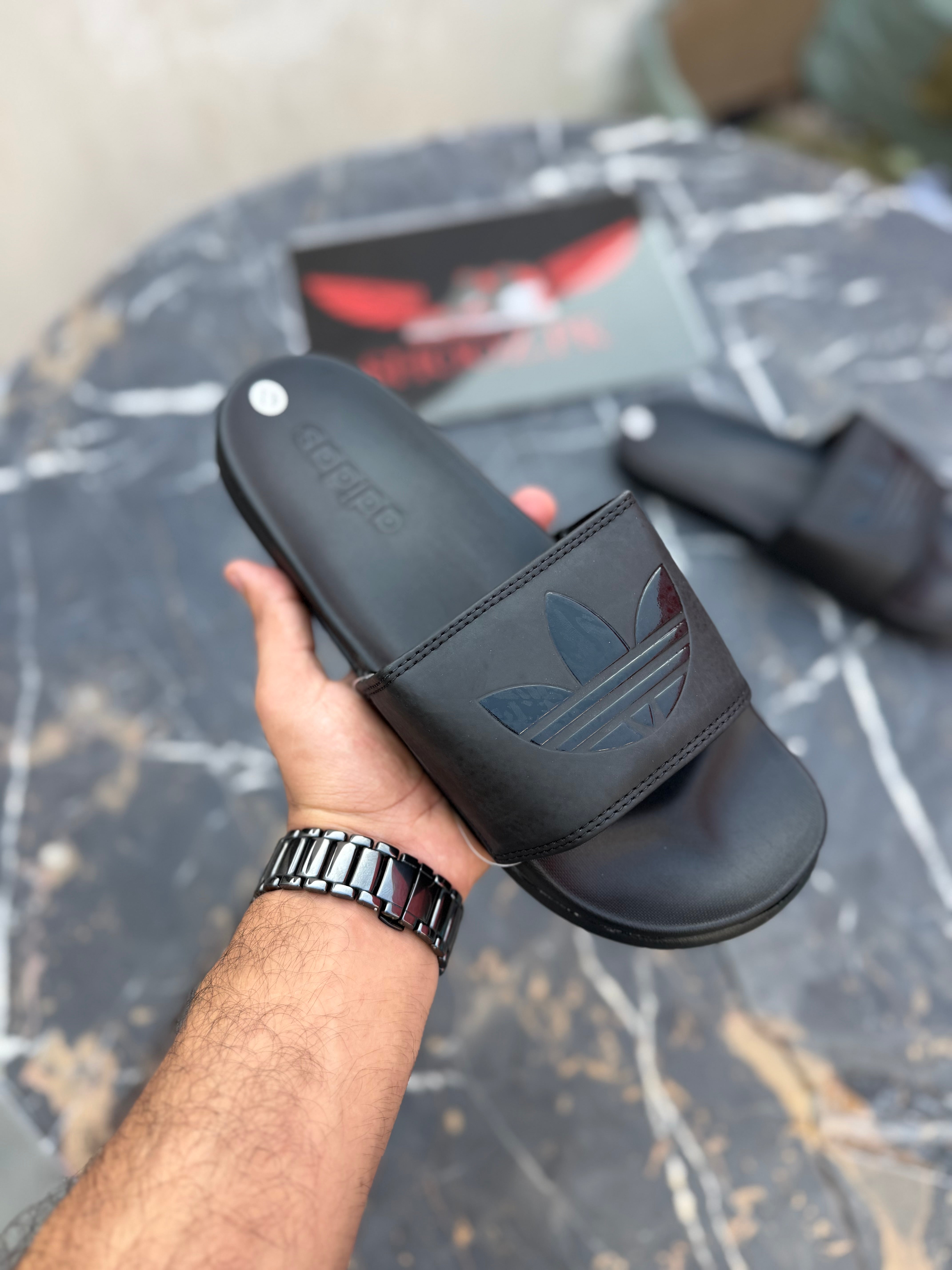 AD comfort slides All Black (logo)