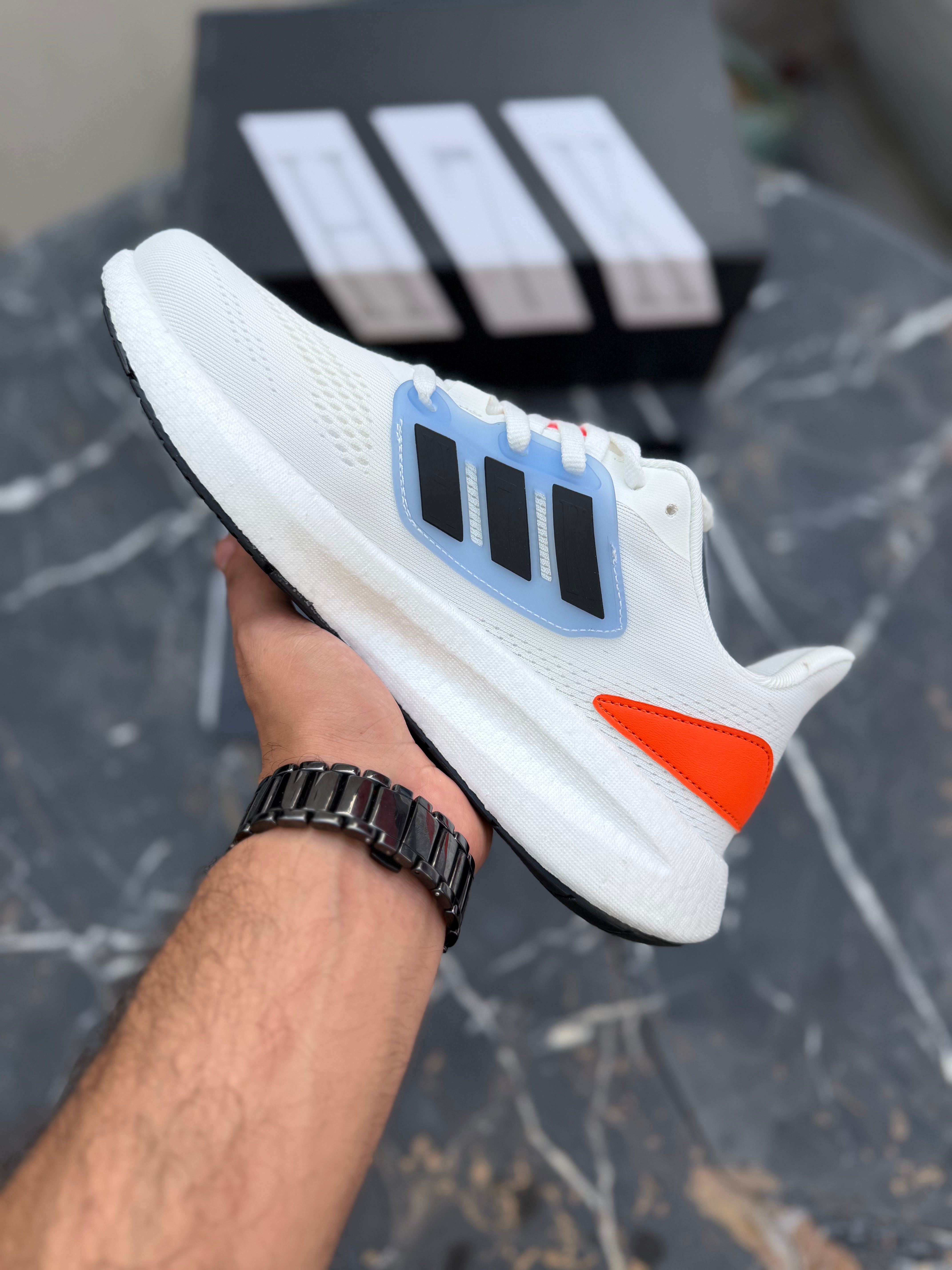 AD Pureboost White (W501)