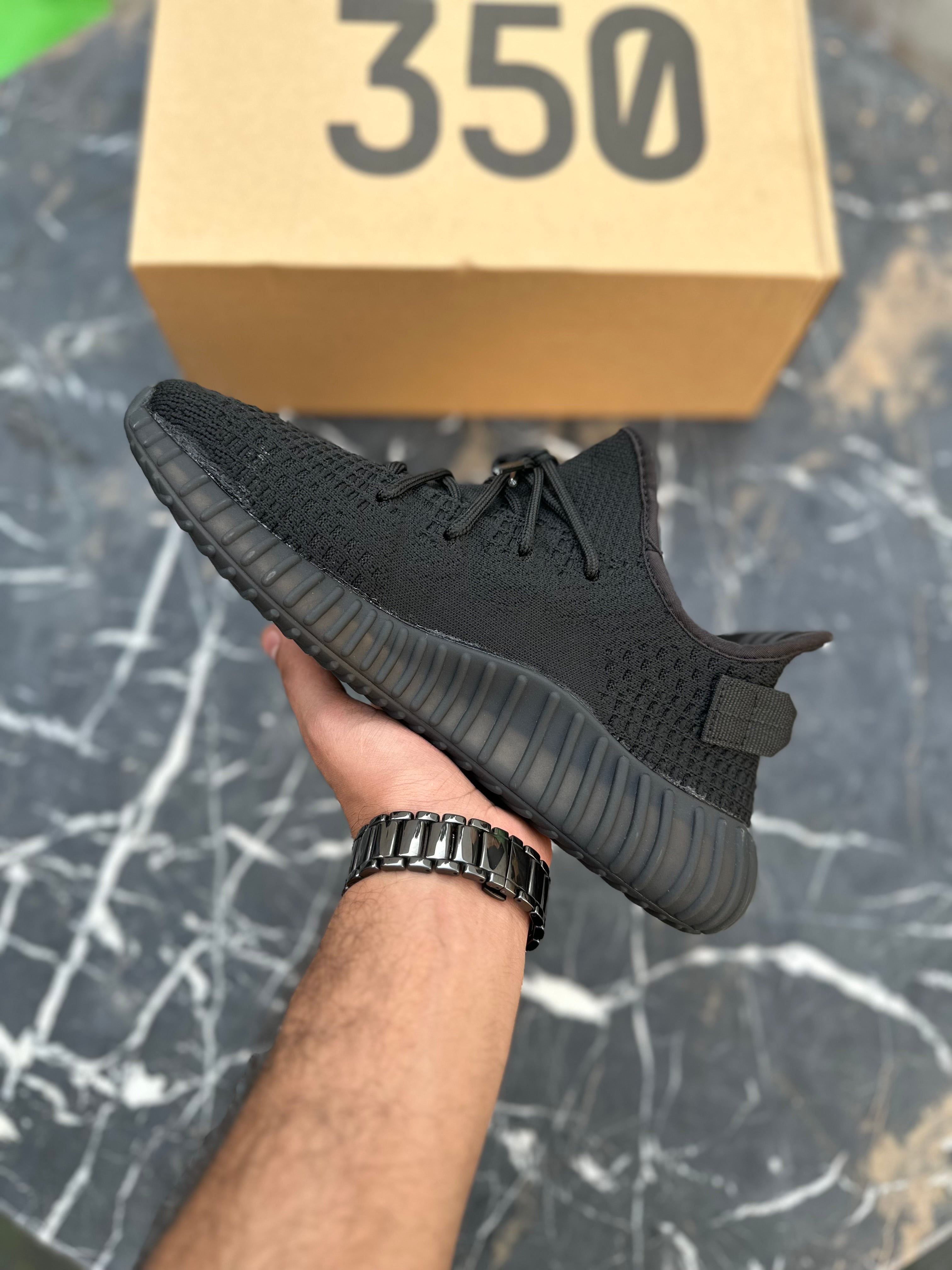Yeeezy 350 All black