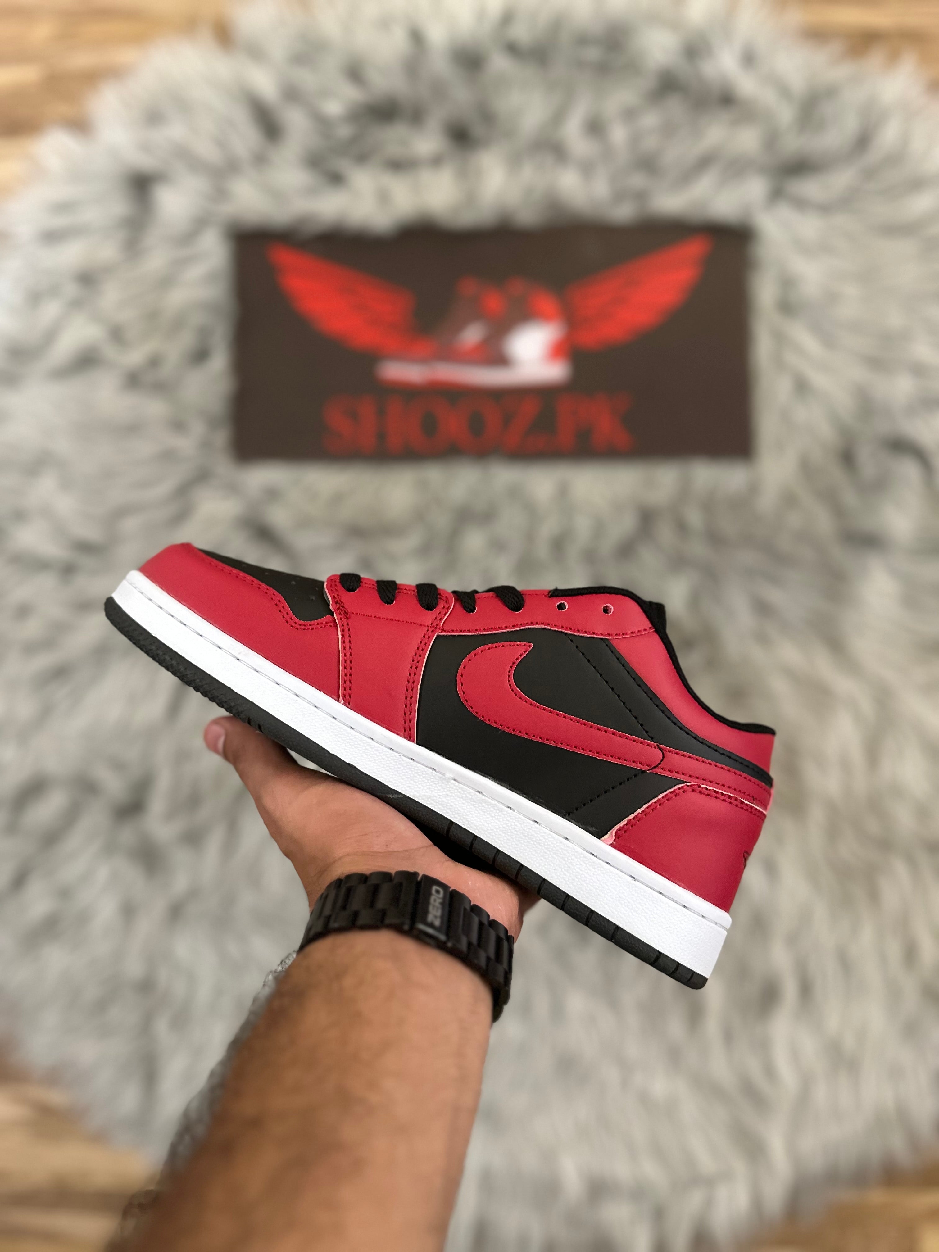 Aj 1 lows Bred toe