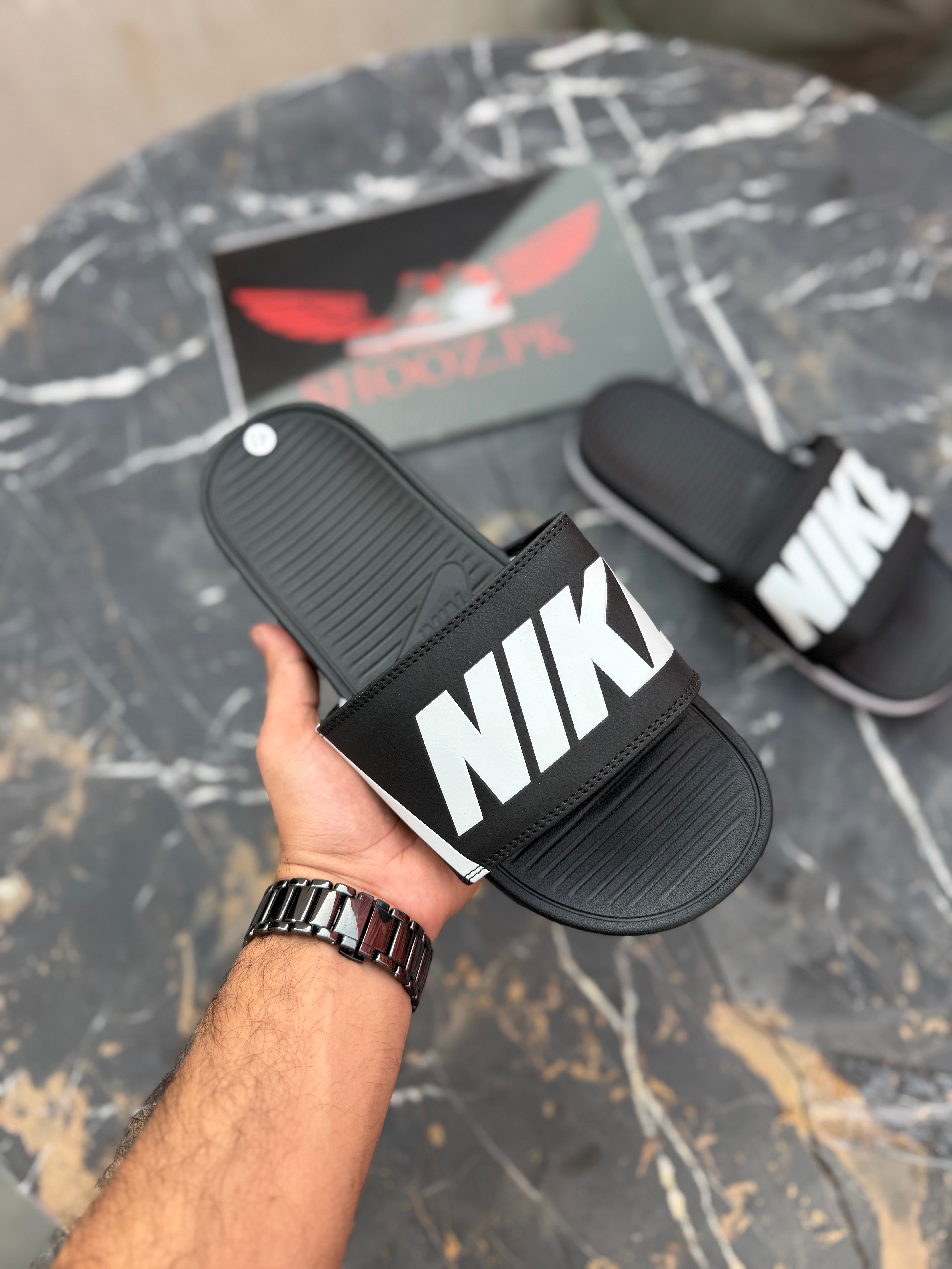NK Offcourt slides- Black White