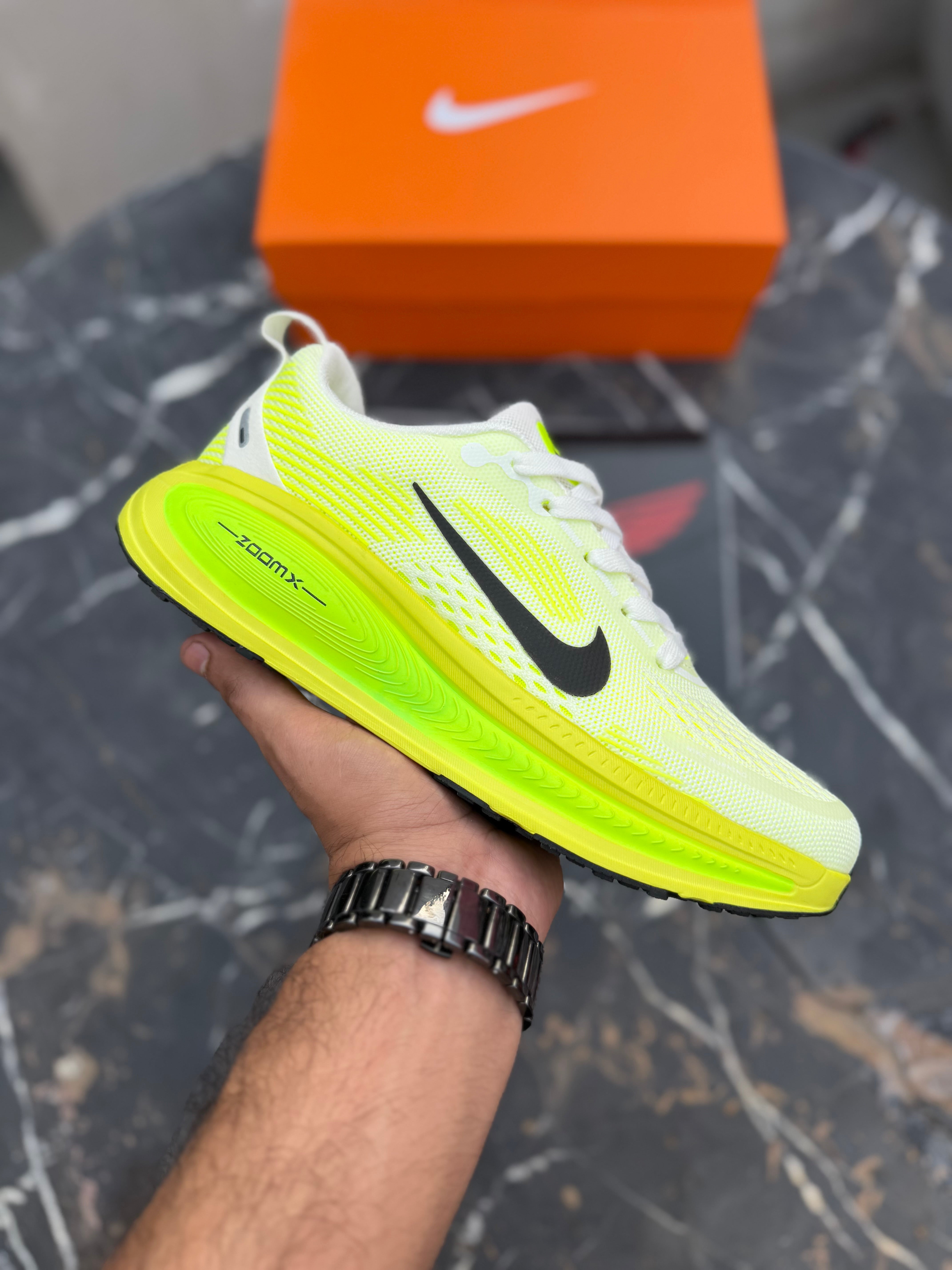 NK vomero 18- Green Volt