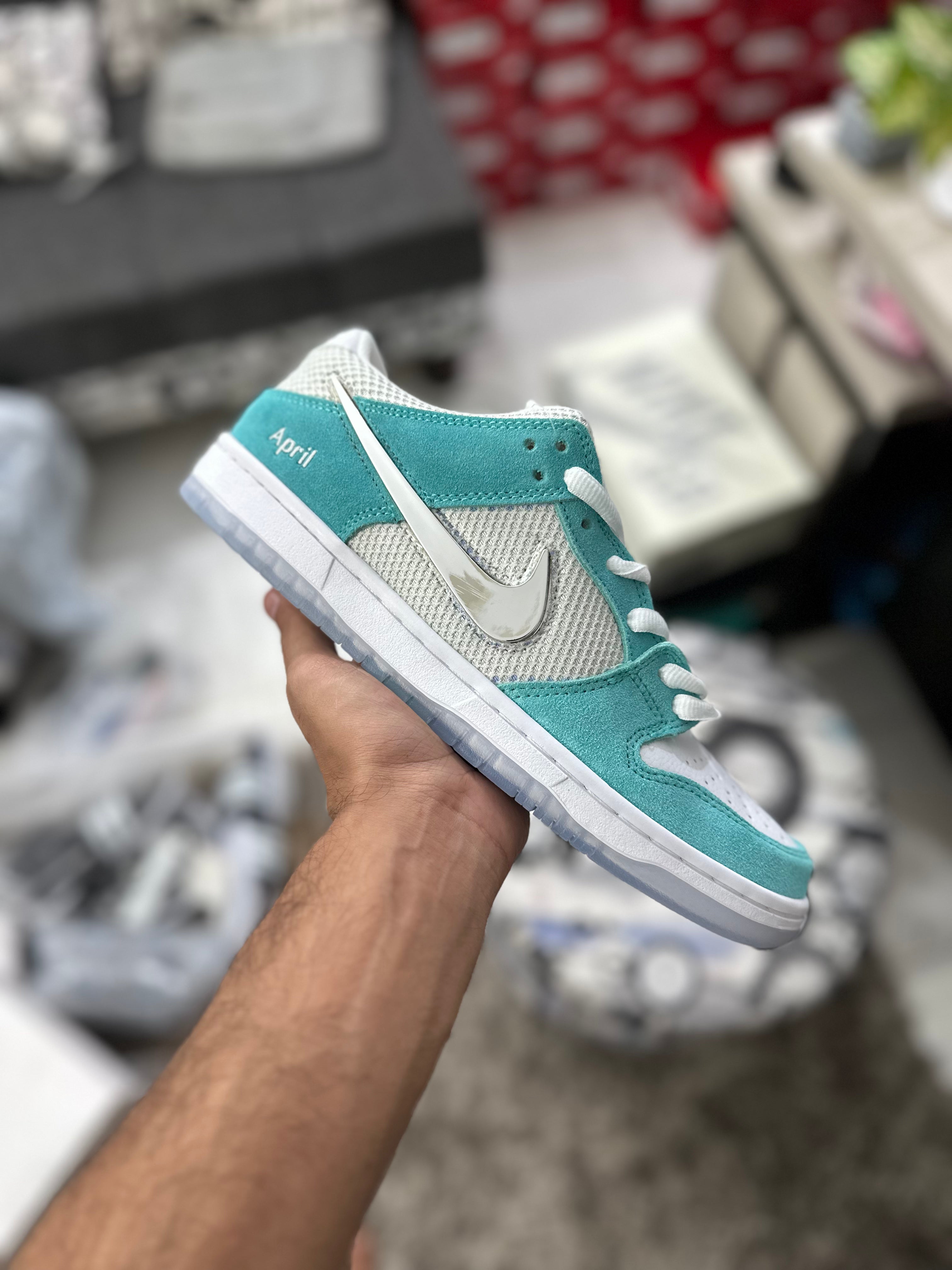 Dunks April  (premium batch)