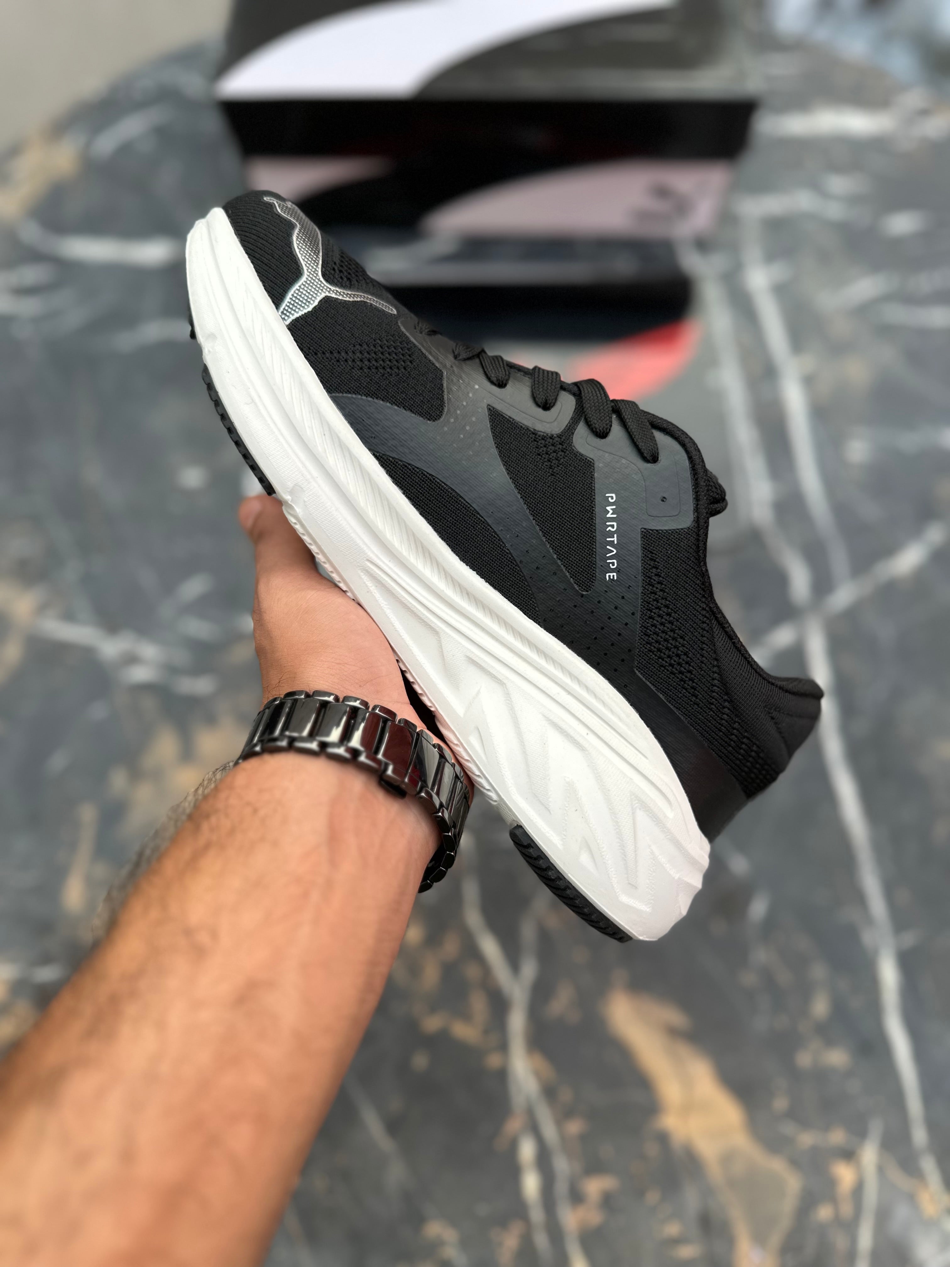 Pumma Magnify nitro (Black White)