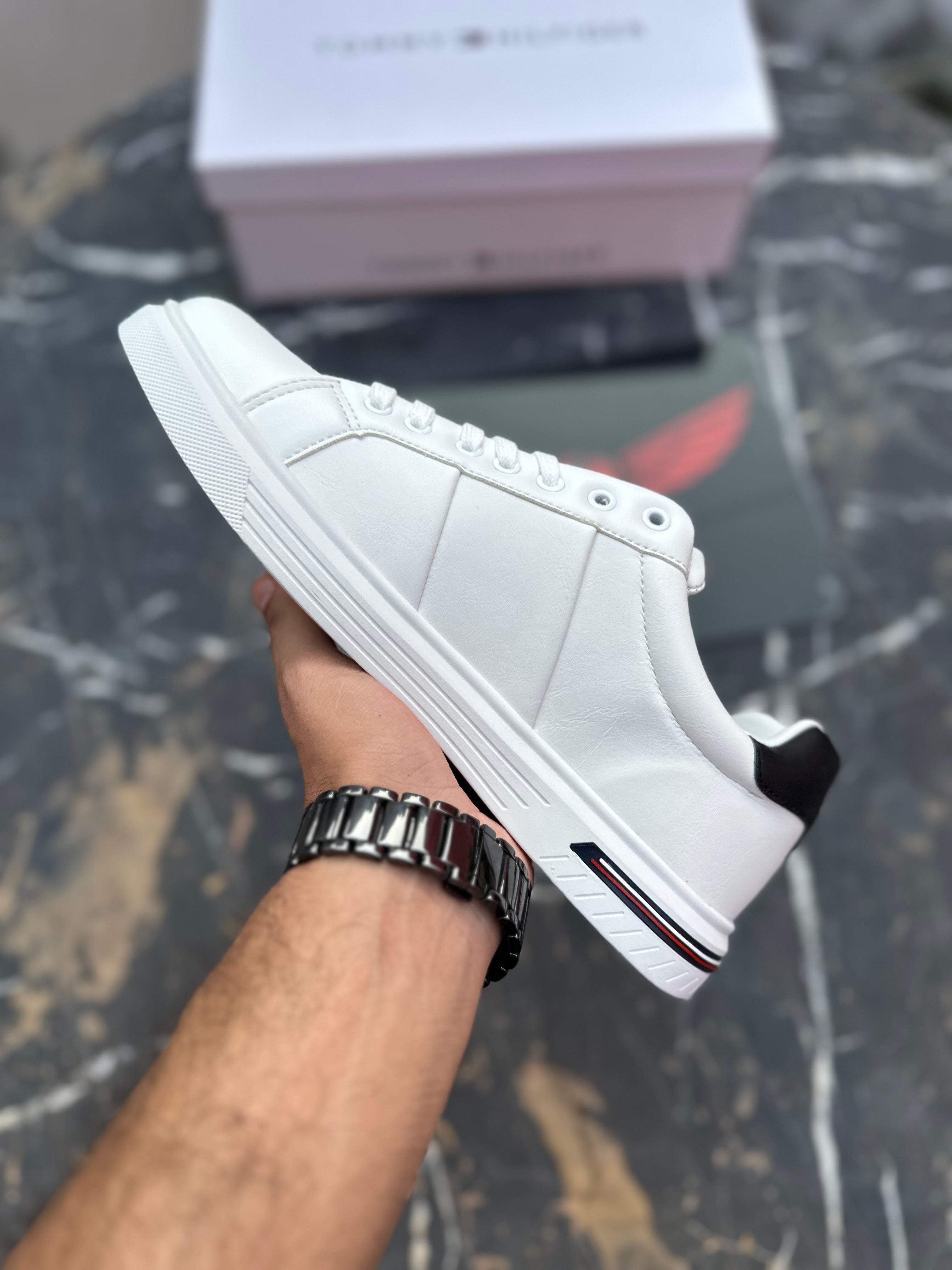 Tommy HF sneakers White black