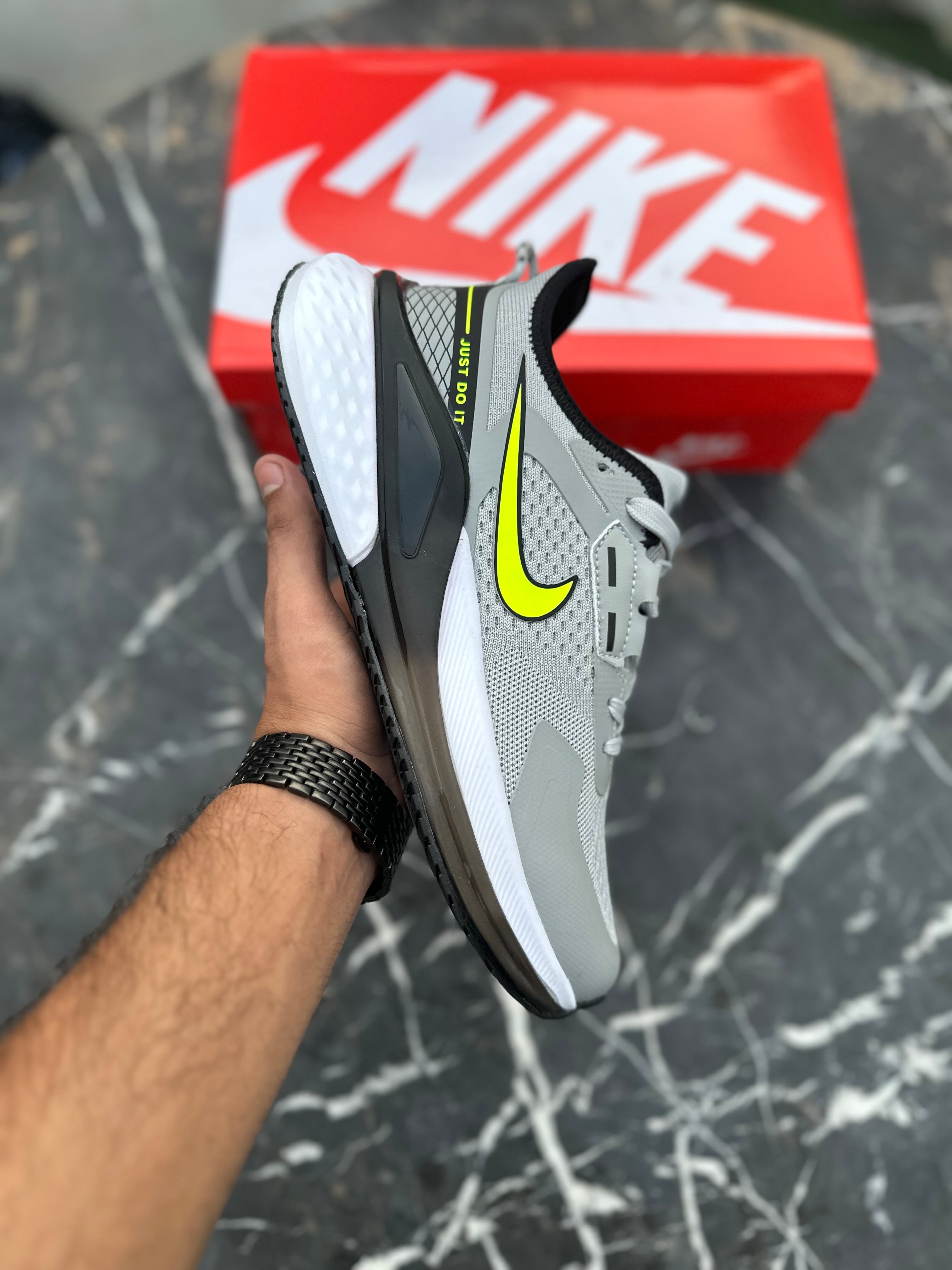 NK zoom pegasus 41- Light grey