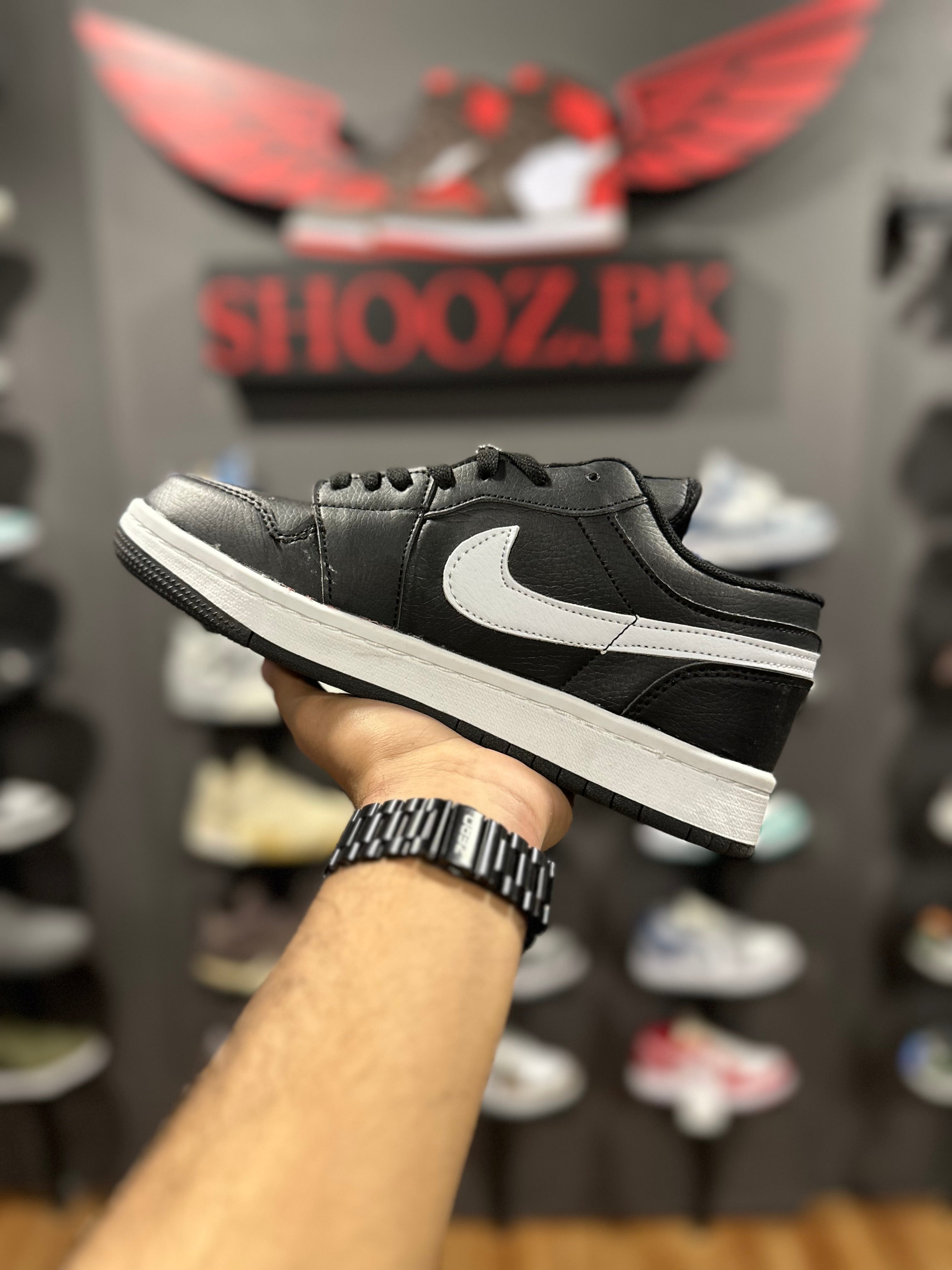 Aj 1 Black lows (White swoosh)