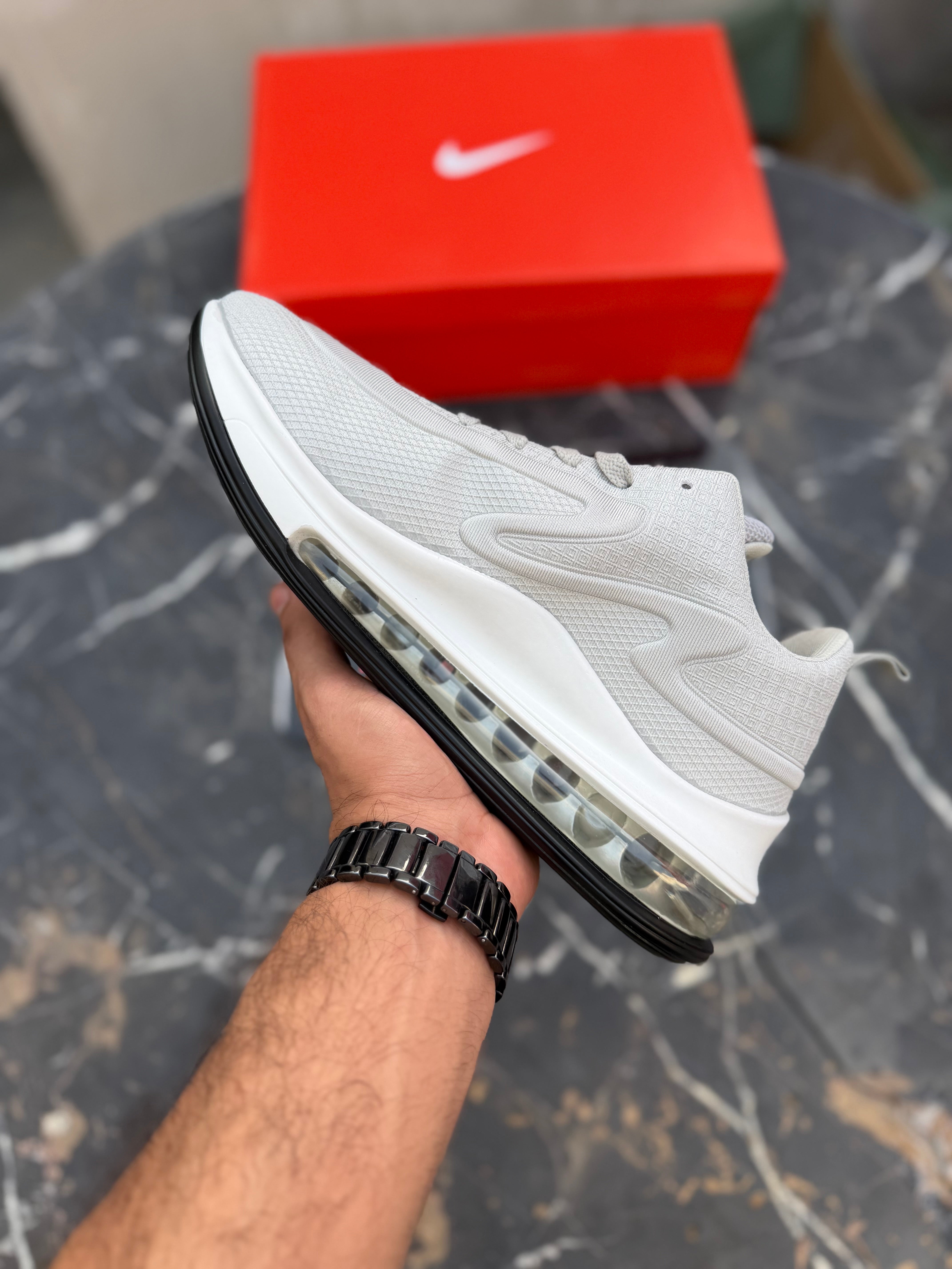 Air Maax 720- Light Grey