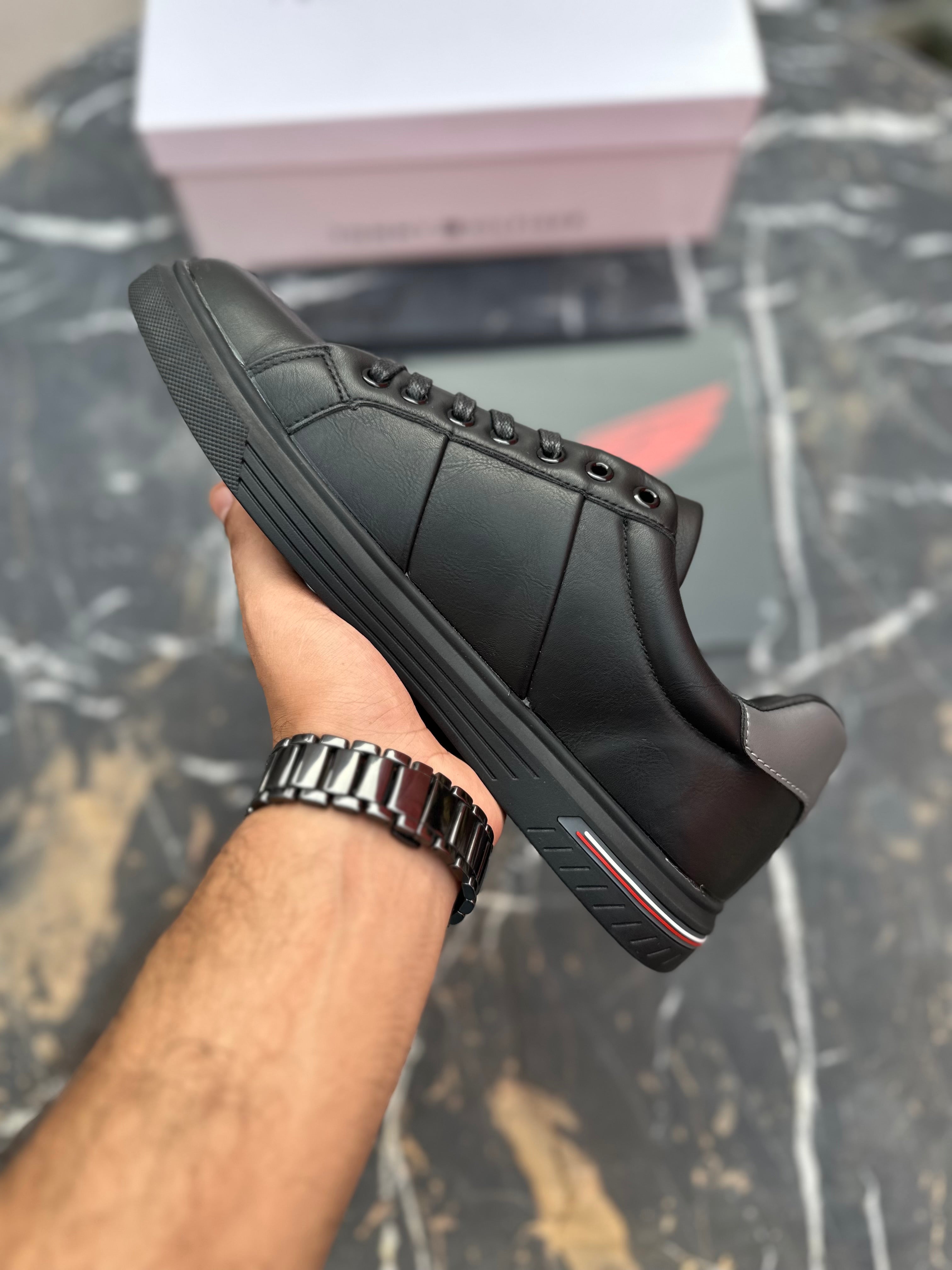 Tommy HF sneakers Black grey