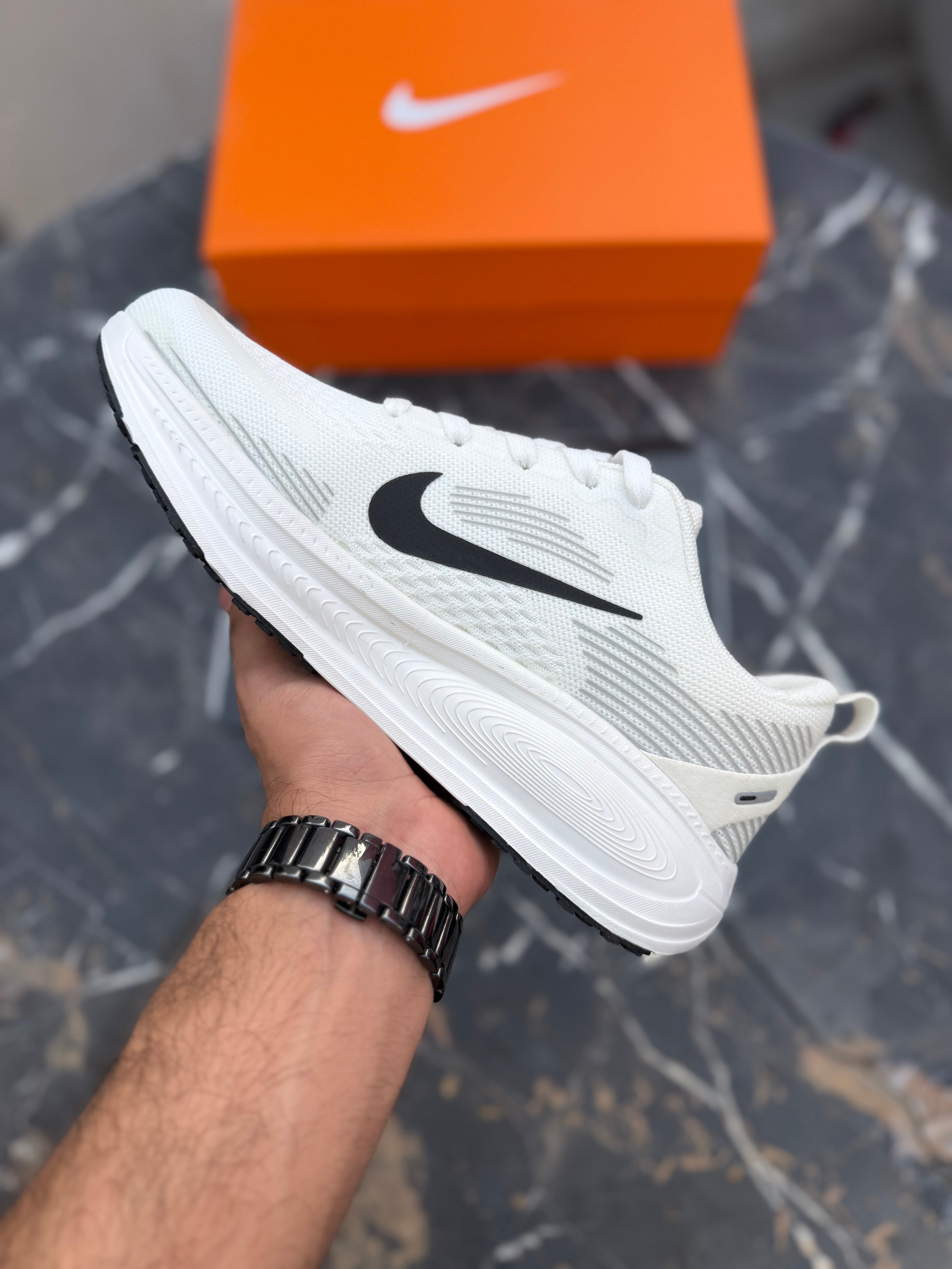 NK vomero 18- Coconut Milk white