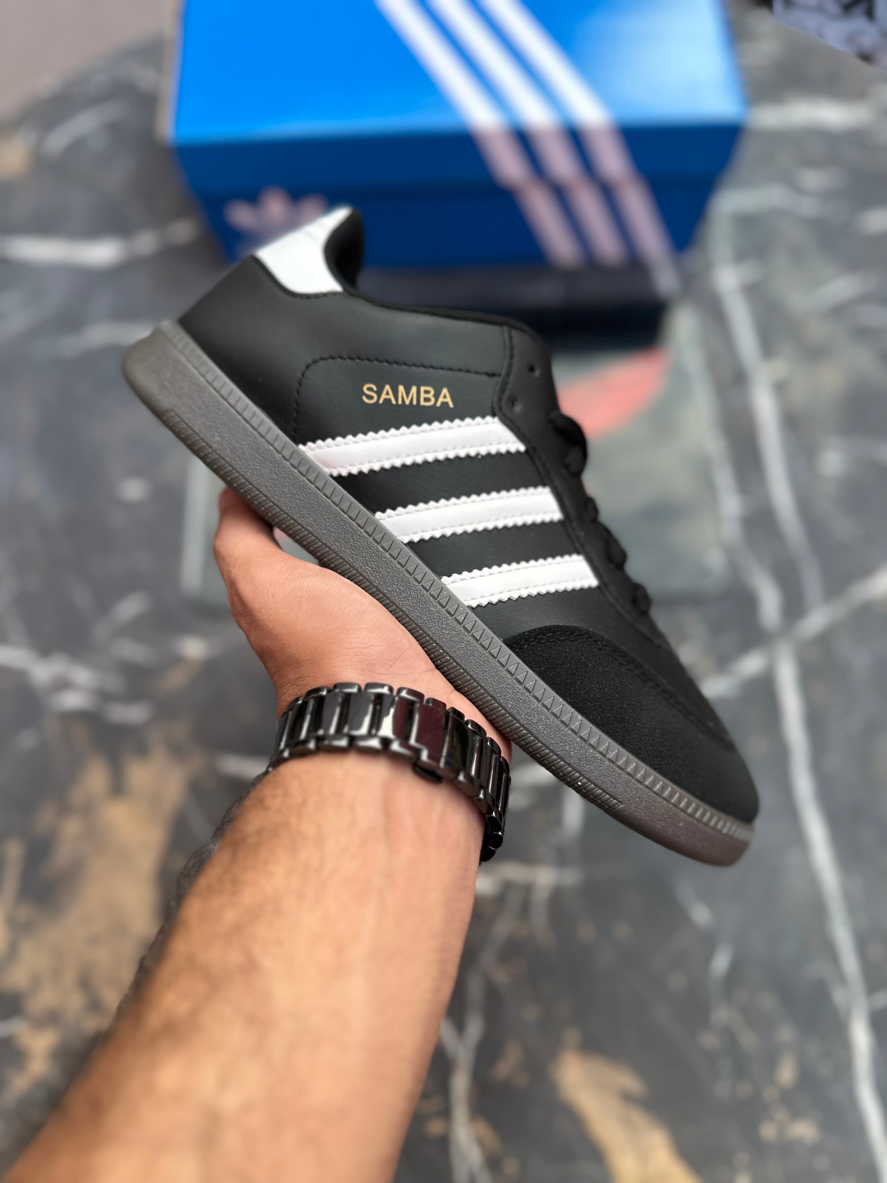 AD samba Black White (EB1)