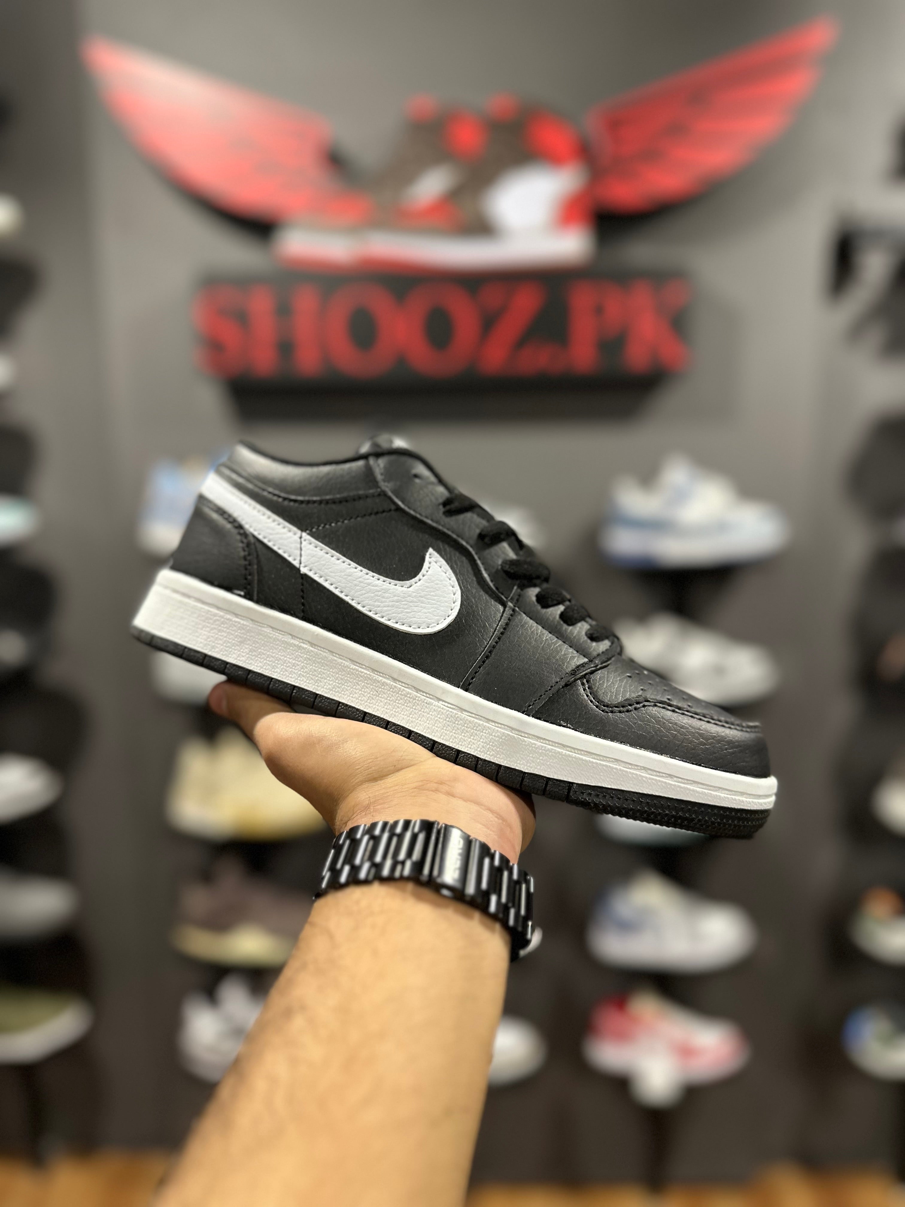 Aj 1 Black lows (White swoosh)
