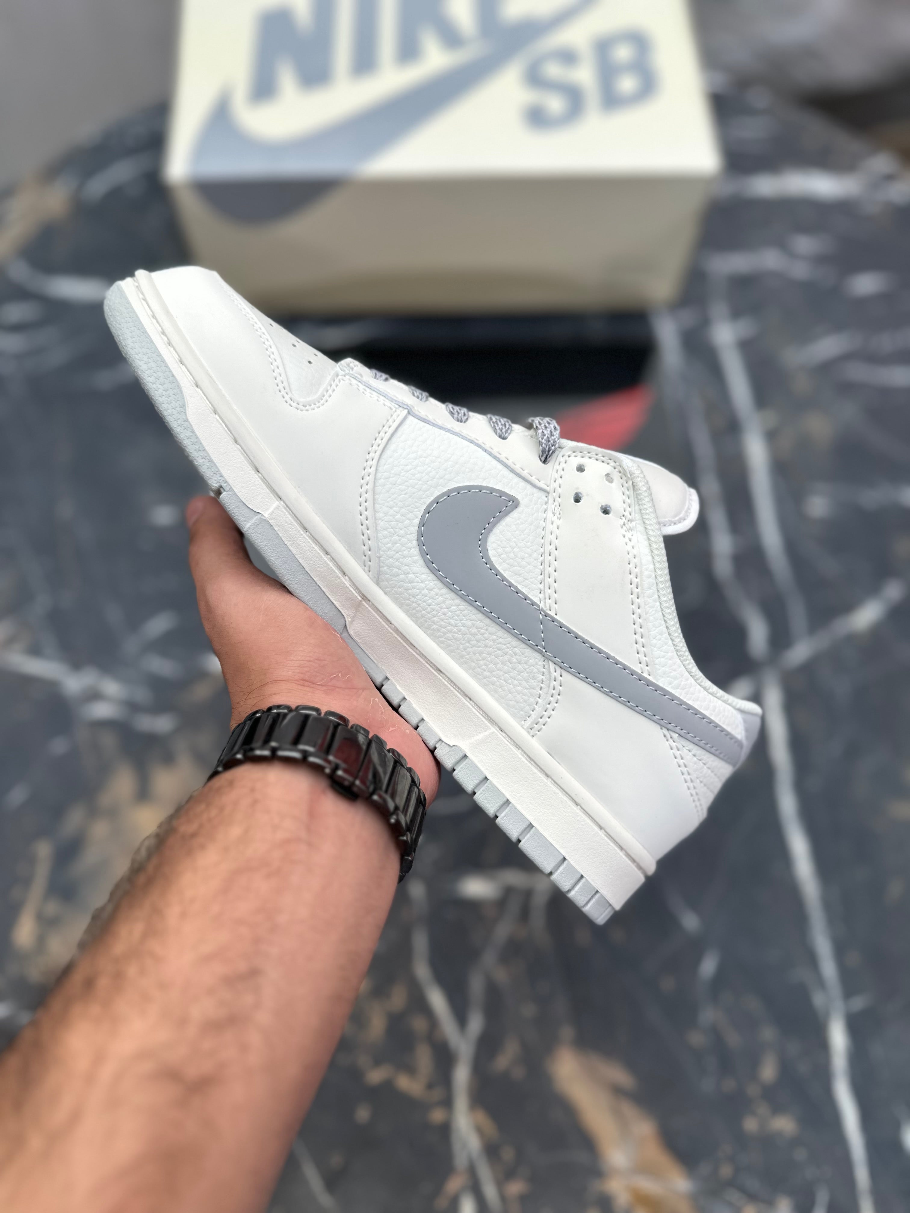 Dunk Supreme White Metallic Silver (1:1 batch)