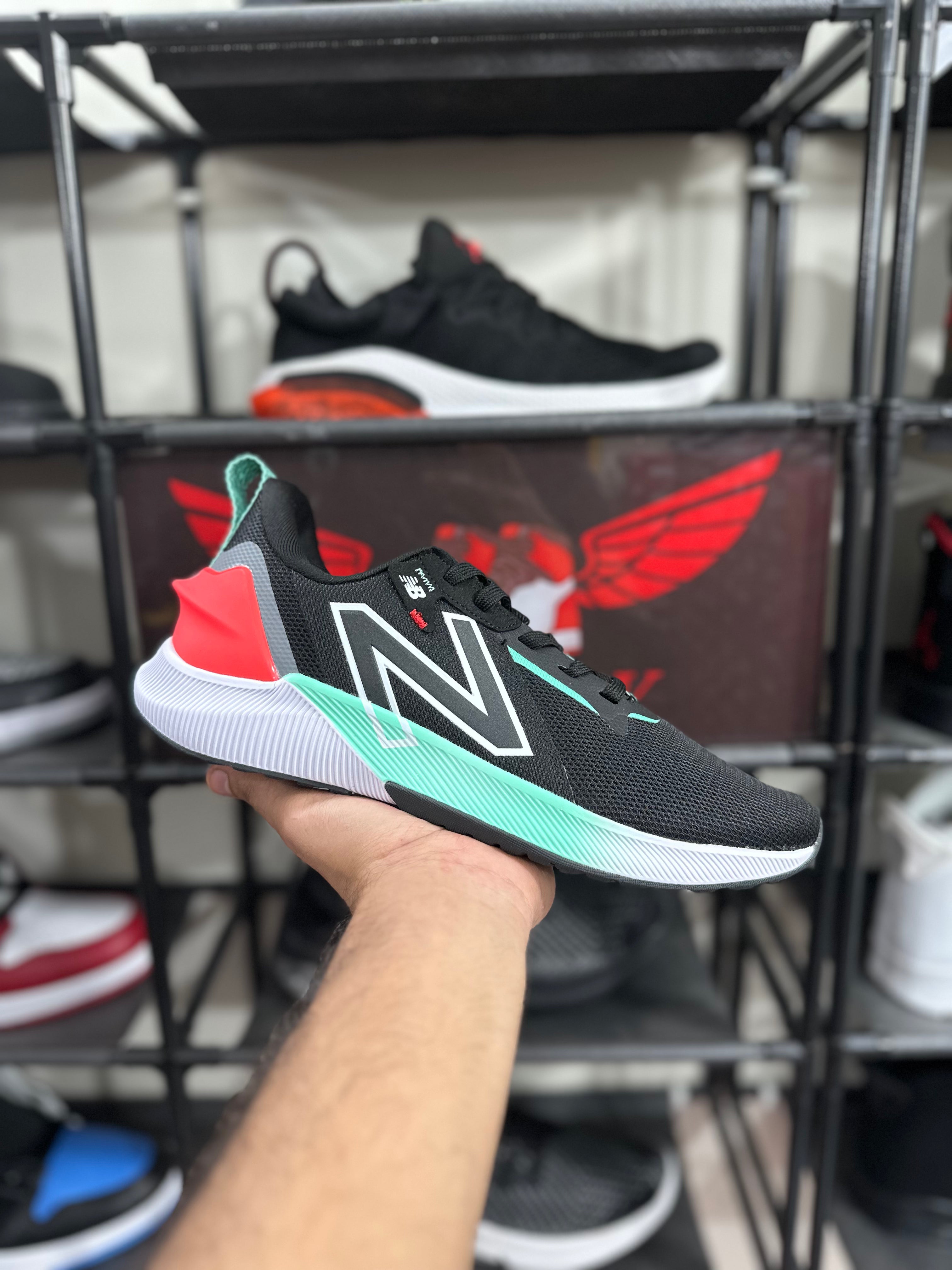 New Balannce Black red green