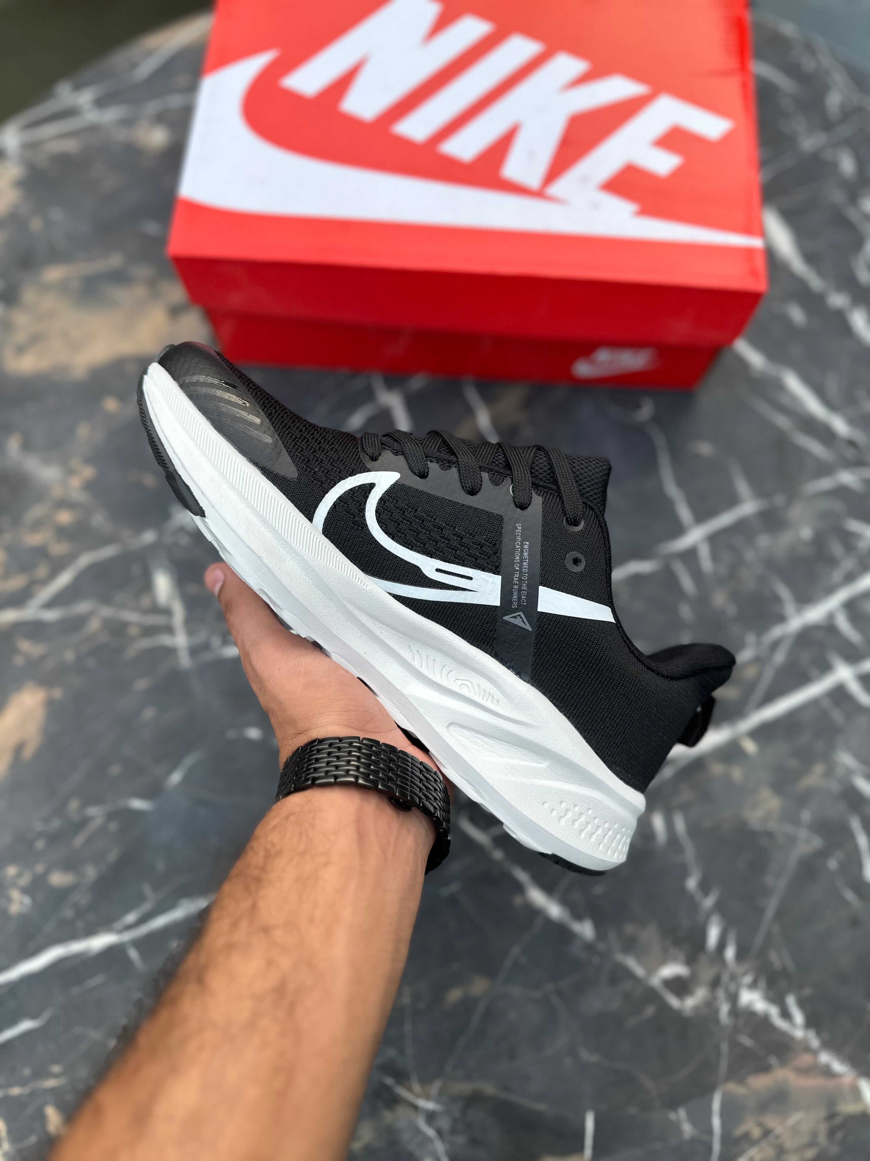 NK Trail Black white