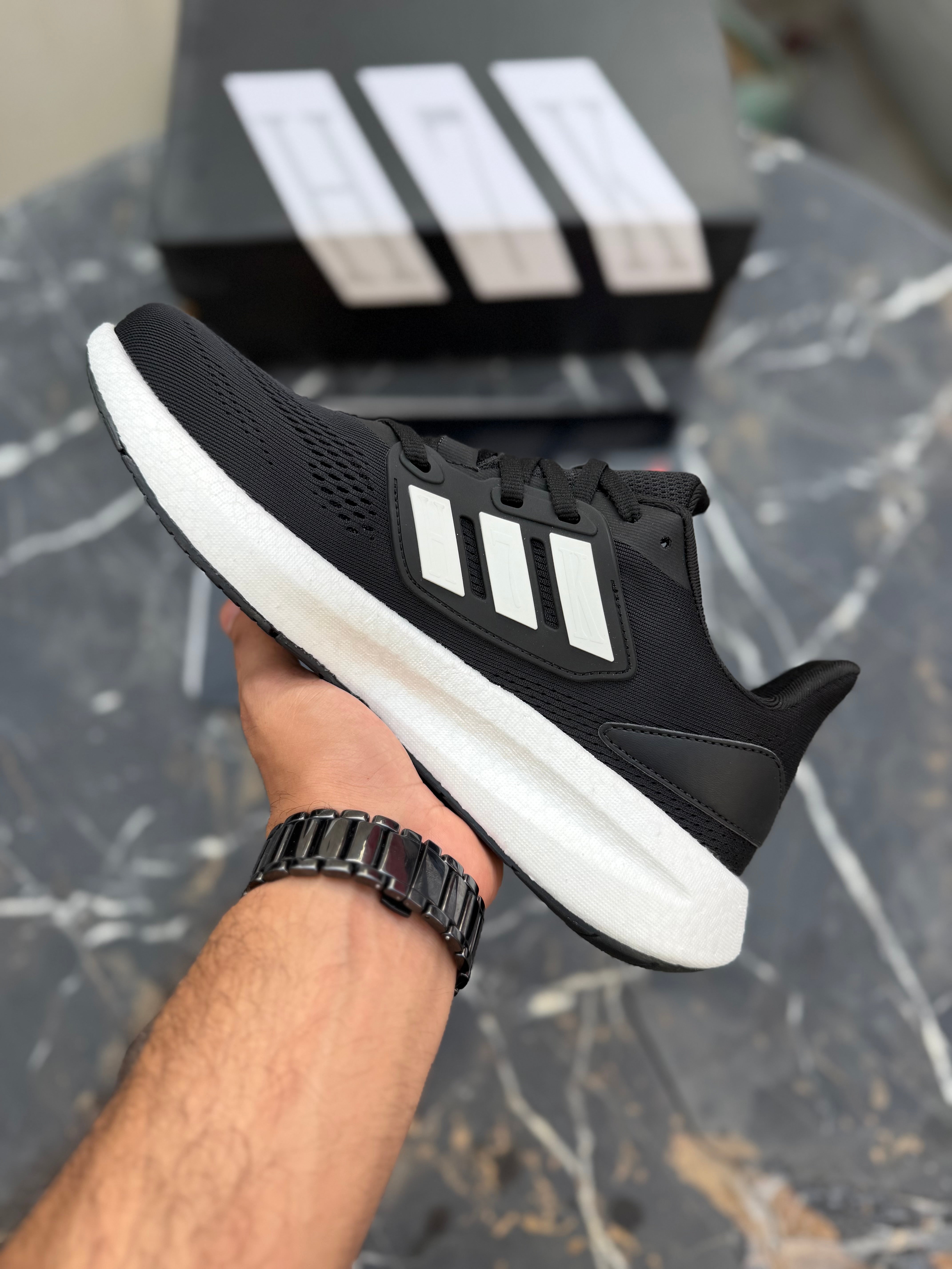 AD Pureboost Black White (W501)