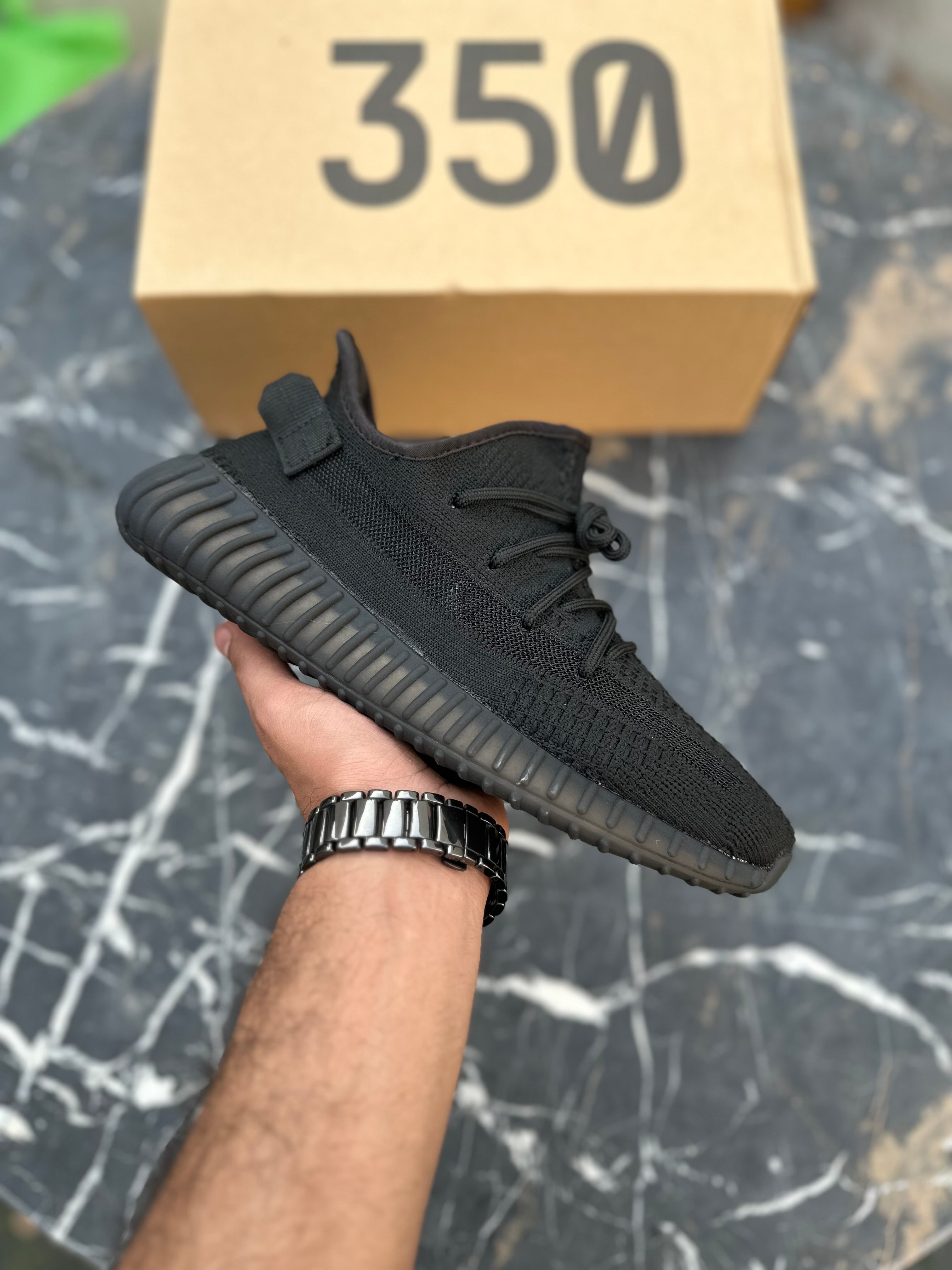 Yeeezy 350 All black
