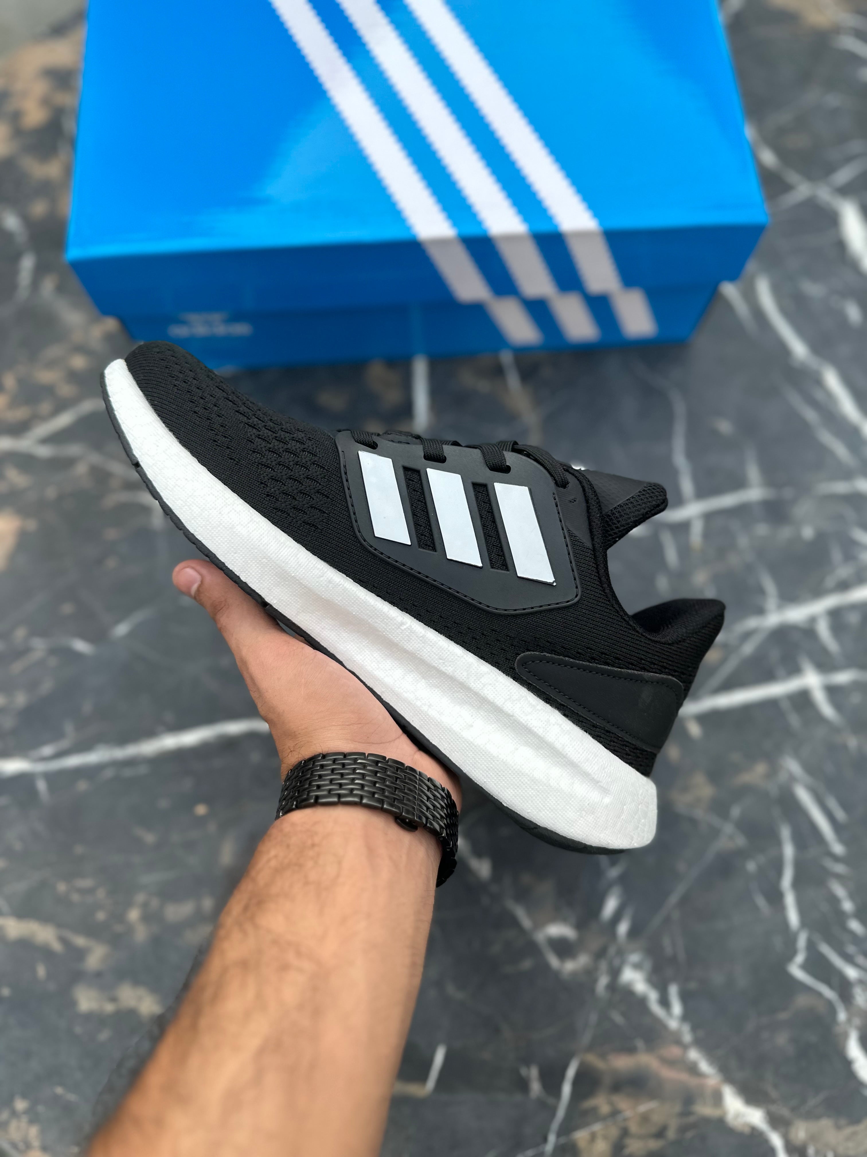 AD Pureboost Black White 22
