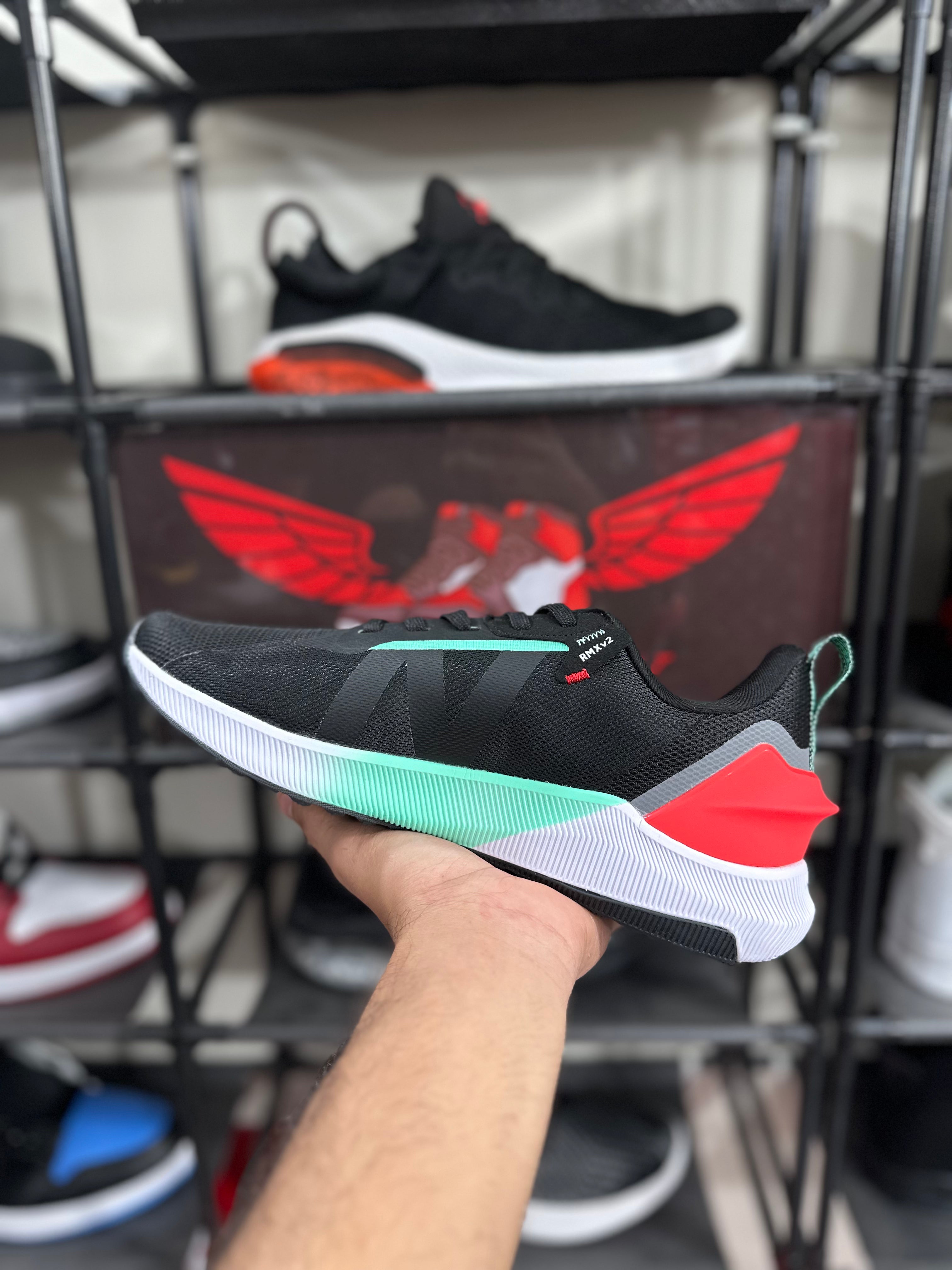 New Balannce Black red green