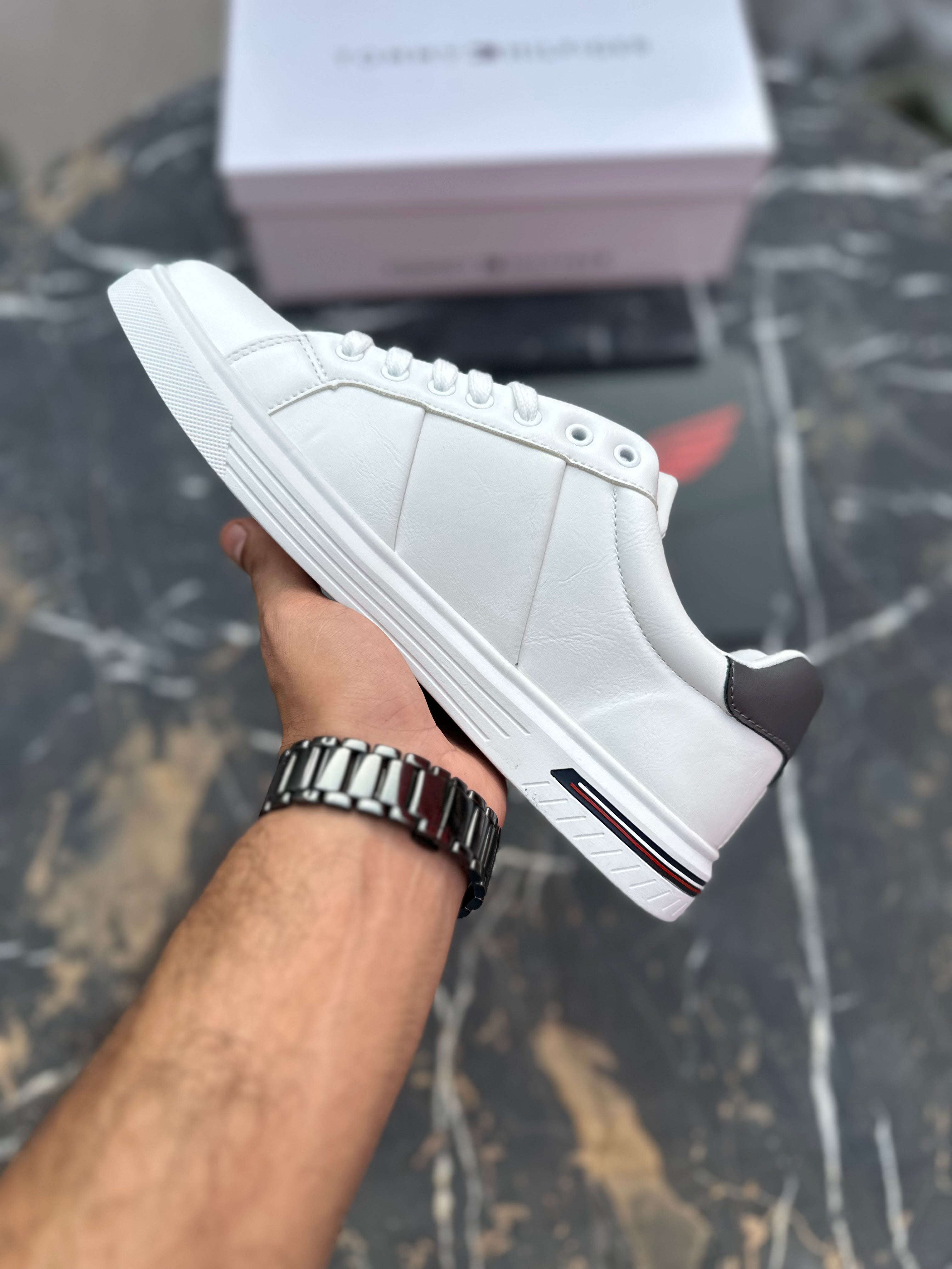 Tommy HF sneakers White grey